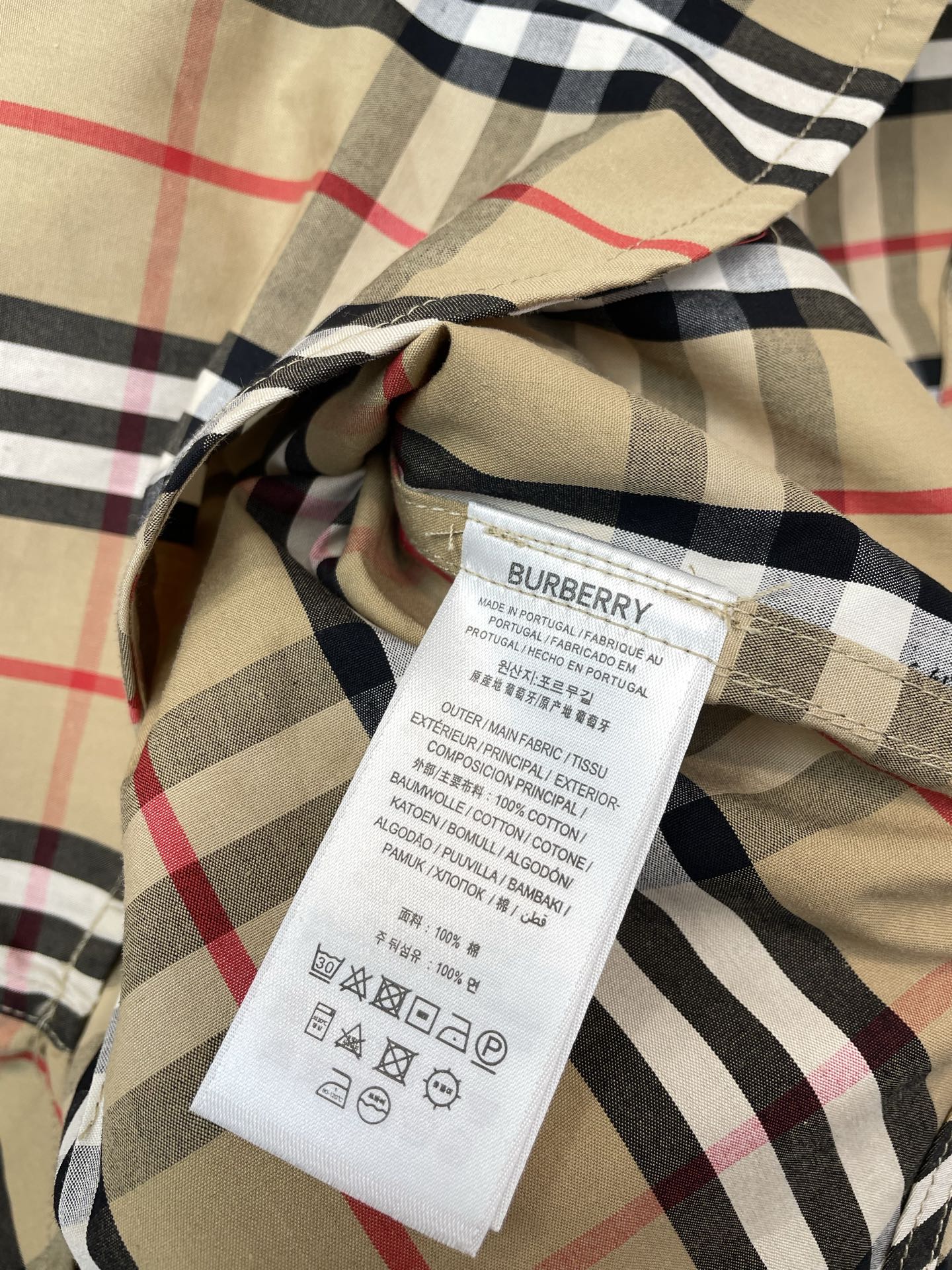 Burberry巴宝莉👚砸锅卖铁都要上的新款👚新款女装休闲经典格子衬衫 高端版本！独特设计 专柜定制面料 透气舒适度高，