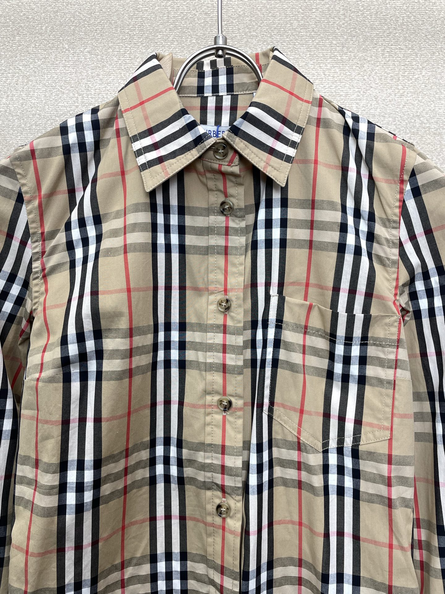 Burberry巴宝莉👚砸锅卖铁都要上的新款👚新款女装休闲经典格子衬衫 高端版本！独特设计 专柜定制面料 透气舒适度高，