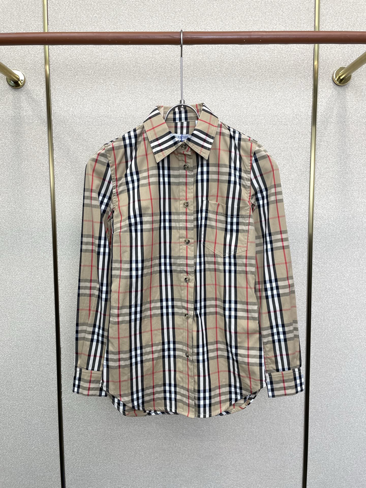 Burberry巴宝莉👚砸锅卖铁都要上的新款👚新款女装休闲经典格子衬衫 高端版本！独特设计 专柜定制面料 透气舒适度高，