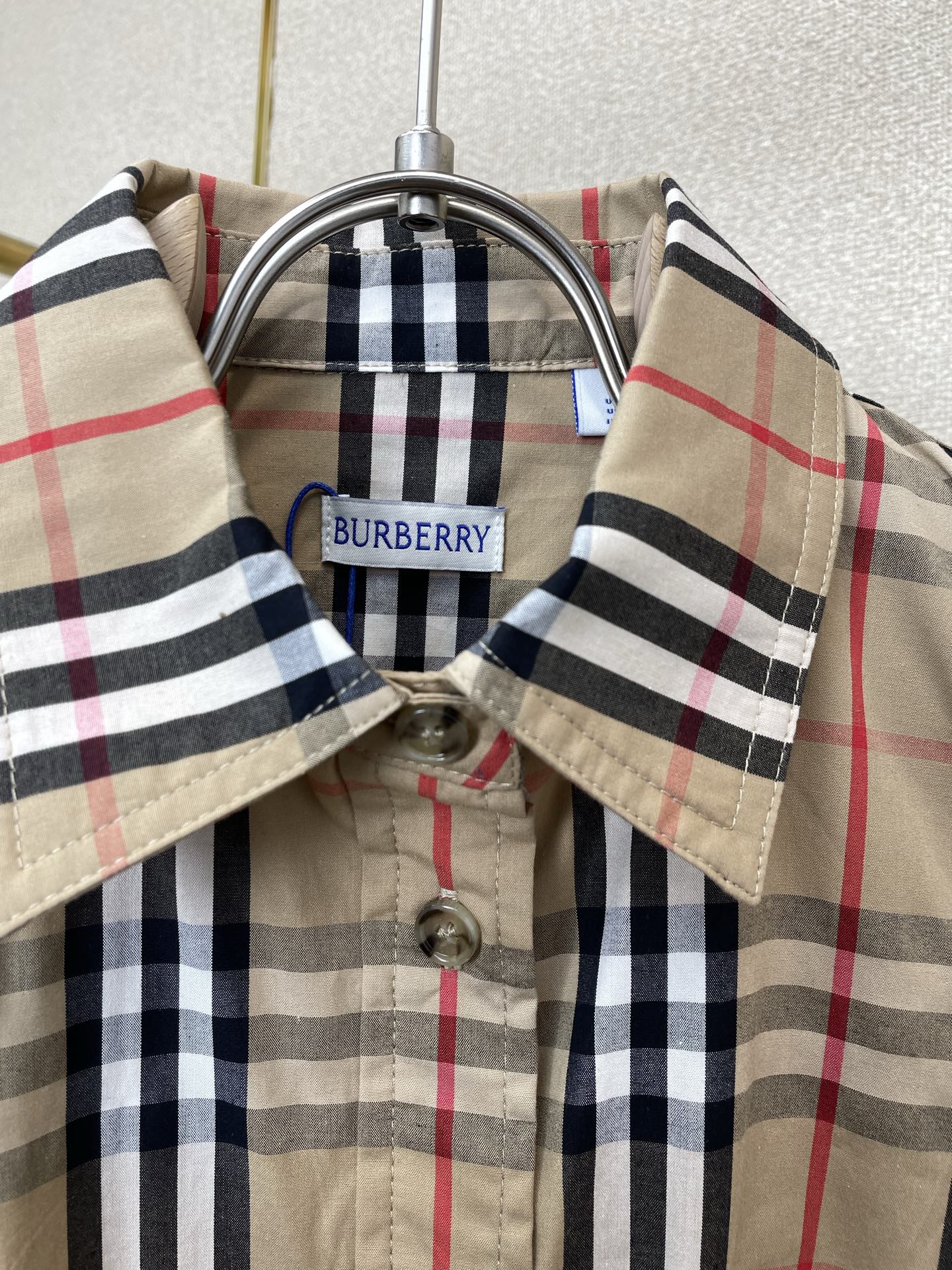Burberry巴宝莉👚砸锅卖铁都要上的新款👚新款女装休闲经典格子衬衫 高端版本！独特设计 专柜定制面料 透气舒适度高，