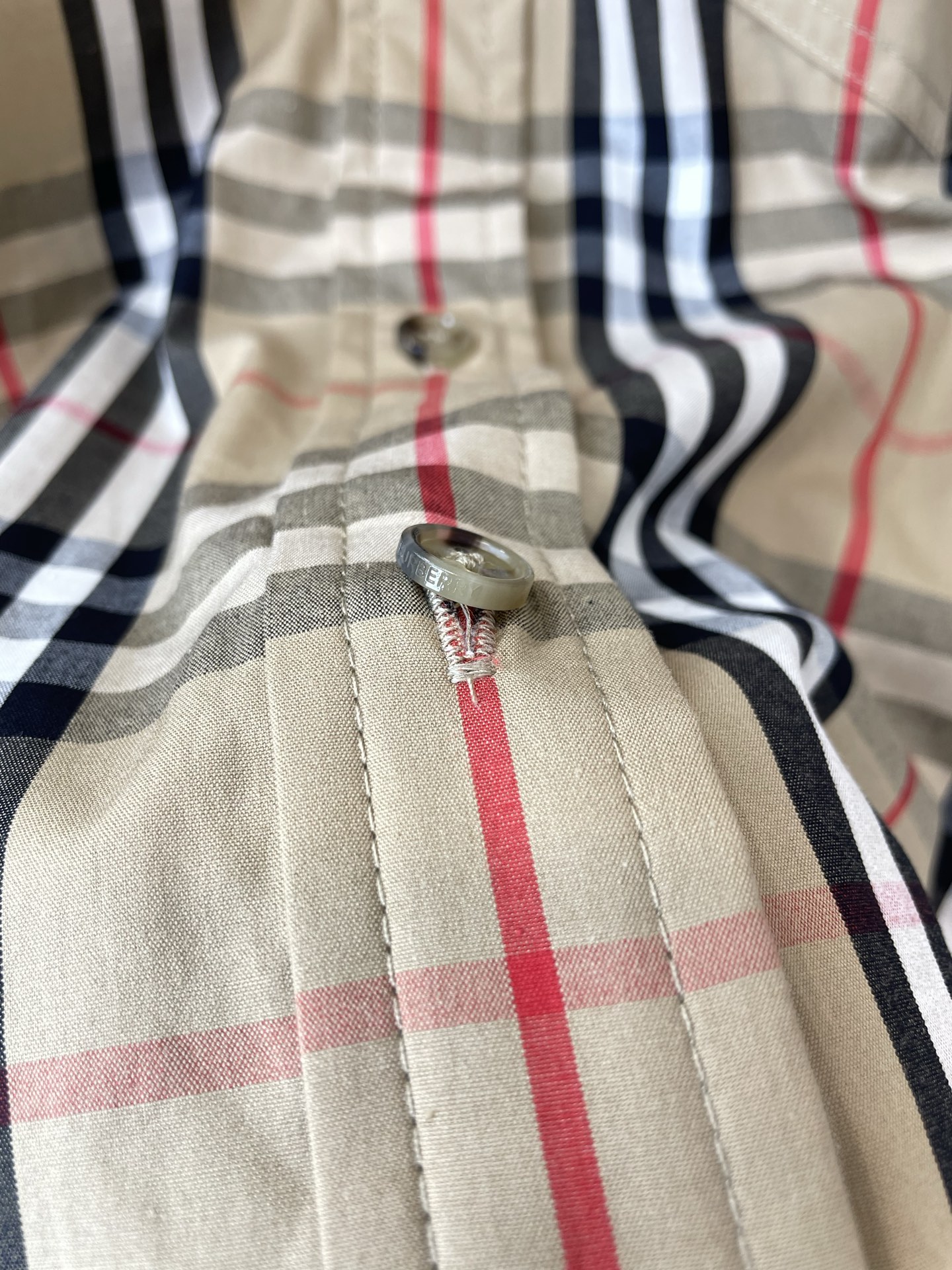 Burberry巴宝莉👚砸锅卖铁都要上的新款👚新款女装休闲经典格子衬衫 高端版本！独特设计 专柜定制面料 透气舒适度高，