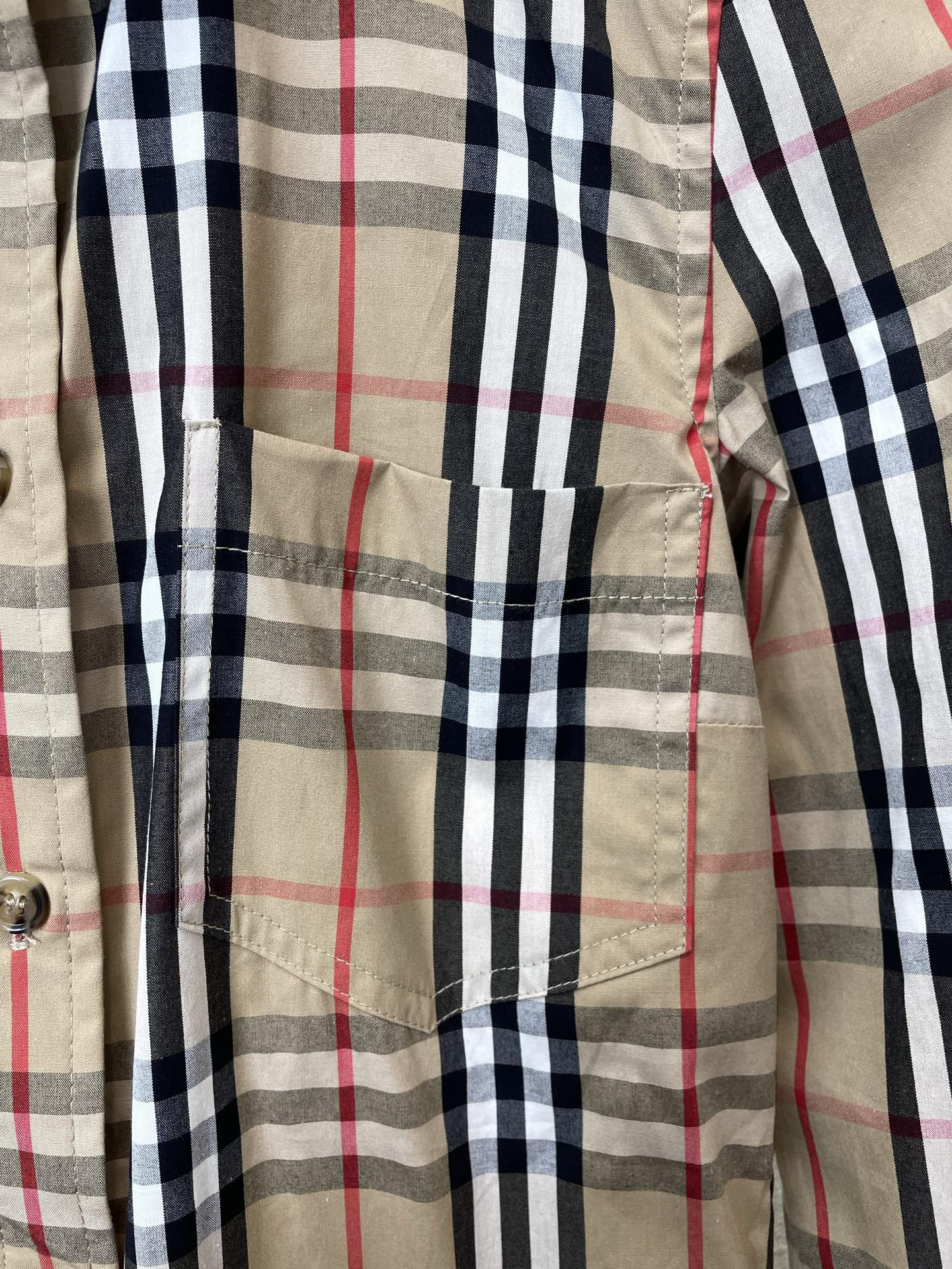 Burberry巴宝莉👚砸锅卖铁都要上的新款👚新款女装休闲经典格子衬衫 高端版本！独特设计 专柜定制面料 透气舒适度高，