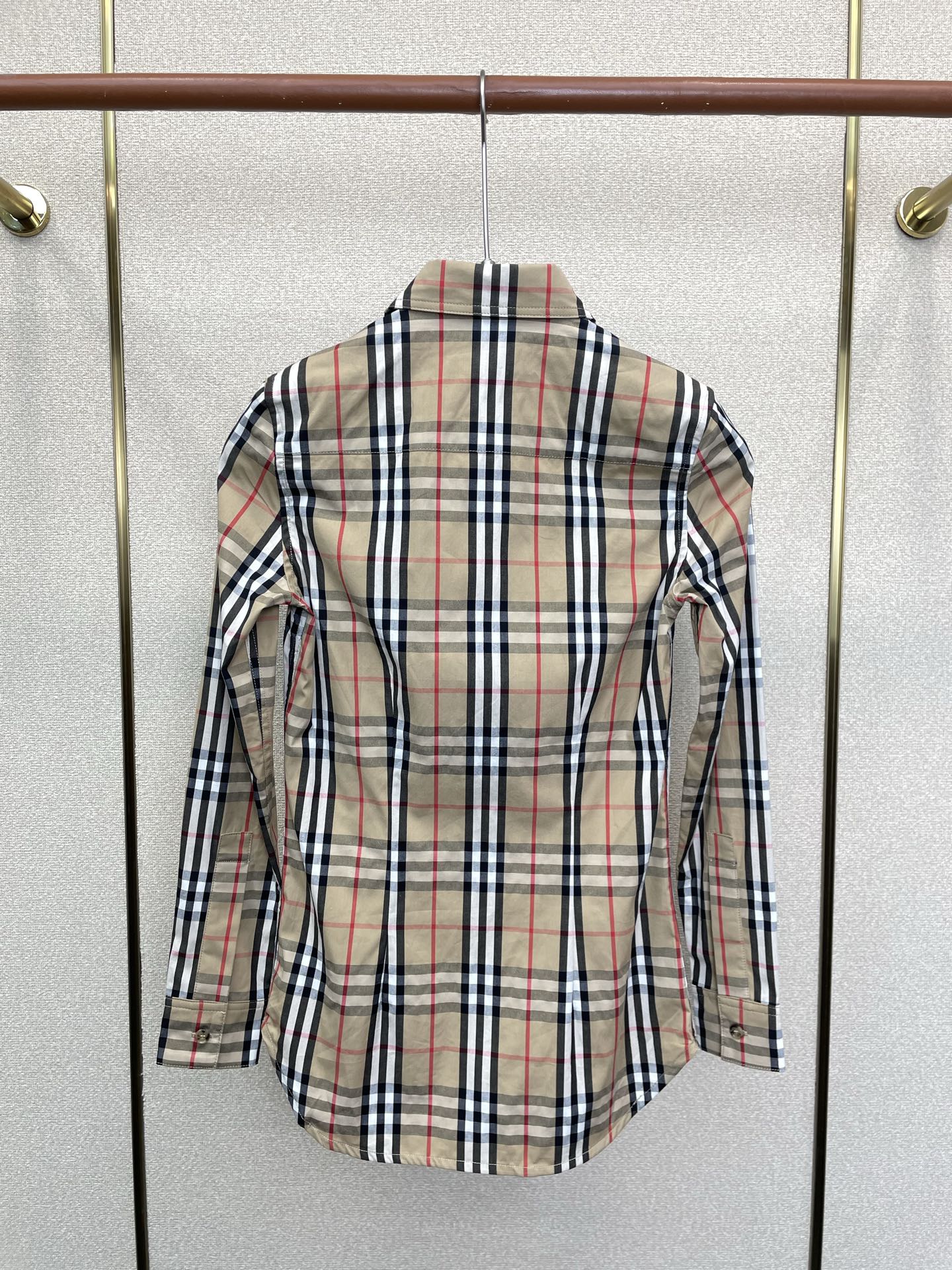 Burberry巴宝莉👚砸锅卖铁都要上的新款👚新款女装休闲经典格子衬衫 高端版本！独特设计 专柜定制面料 透气舒适度高，