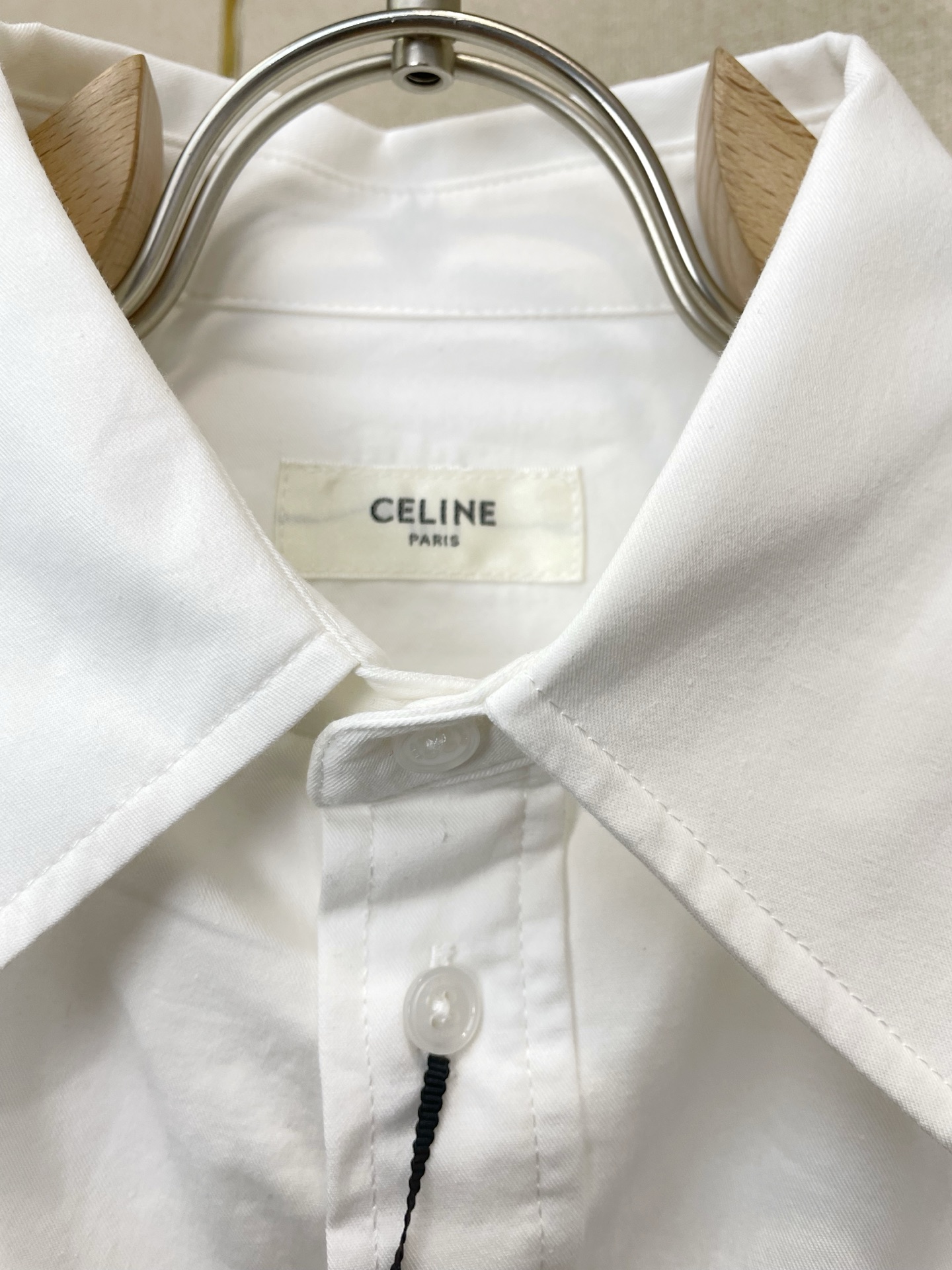 CELINE赛琳👚砸锅卖铁都要上的新款👚新款女装休闲衬衫 高端版本！独特设计 专柜定制面料 透气舒适度高，细节无可挑剔，