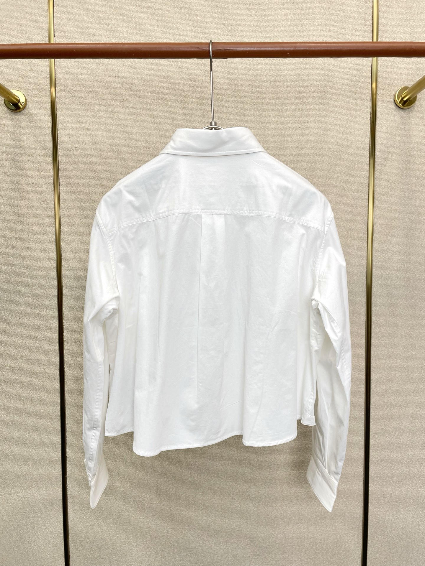 CELINE赛琳👚砸锅卖铁都要上的新款👚新款女装休闲衬衫 高端版本！独特设计 专柜定制面料 透气舒适度高，细节无可挑剔，