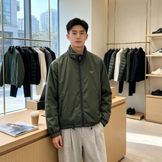 Prada普拉达💥砸锅卖铁都要上的新款新款原单男士休闲双面穿棉衣夹克 高端定制 高端版本 时尚百搭爆款⚠️⚠️✨✨进口面 Prada普拉达💥砸锅卖铁都要上的新款新款原单男士休闲双面穿棉衣夹克 高端定制 高端版本 时尚百搭爆款⚠️⚠️✨✨进口面