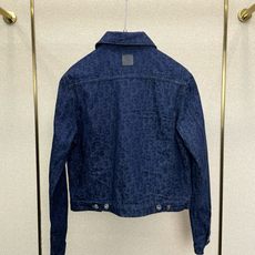 Dior迪奥👚砸锅卖铁都要上的新款👚新款女装休闲牛仔满印外套 高端版本!独特设计 专柜定制面料 透气舒适度高,细节无可挑 Dior迪奥👚砸锅卖铁都要上的新款👚新款女装休闲牛仔满印外套 高端版本!独特设计 专柜定制面料 透气舒适度高,细节无可挑