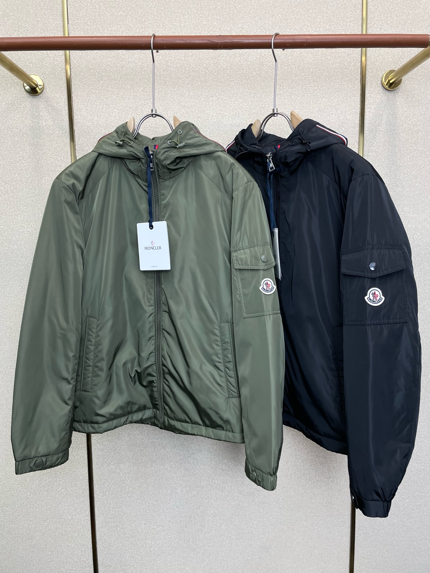 Moncler蒙口💥砸锅卖铁都要上的新款新款原单男士休闲连帽夹克 高端定制 高端版本 时尚百搭爆款⚠️⚠️✨✨进口面料 Moncler蒙口💥砸锅卖铁都要上的新款新款原单男士休闲连帽夹克 高端定制 高端版本 时尚百搭爆款⚠️⚠️✨✨进口面料