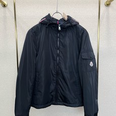 Moncler蒙口💥砸锅卖铁都要上的新款新款原单男士休闲连帽夹克 高端定制 高端版本 时尚百搭爆款⚠️⚠️✨✨进口面料 Moncler蒙口💥砸锅卖铁都要上的新款新款原单男士休闲连帽夹克 高端定制 高端版本 时尚百搭爆款⚠️⚠️✨✨进口面料
