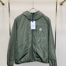 Moncler蒙口💥砸锅卖铁都要上的新款新款原单男士休闲连帽夹克 高端定制 高端版本 时尚百搭爆款⚠️⚠️✨✨进口面料 Moncler蒙口💥砸锅卖铁都要上的新款新款原单男士休闲连帽夹克 高端定制 高端版本 时尚百搭爆款⚠️⚠️✨✨进口面料