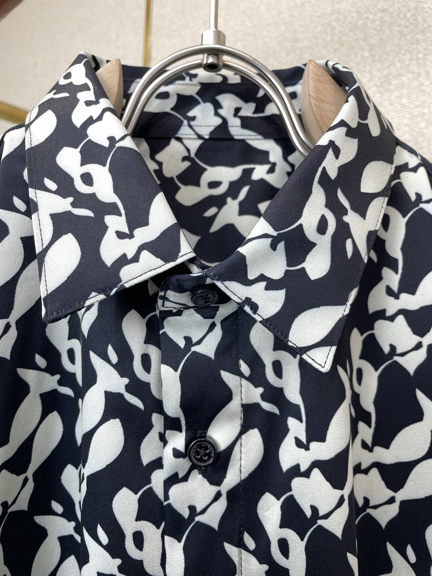 SAINT LAURENT圣罗兰💥砸锅卖铁都要上的新款新款原单男士休闲长袖衬衫 高端定制 高端版本 时尚百搭爆款⚠️⚠️ SAINT LAURENT圣罗兰💥砸锅卖铁都要上的新款新款原单男士休闲长袖衬衫 高端定制 高端版本 时尚百搭爆款⚠️⚠️