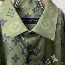 Louis Vuitton路易威登💥砸锅卖铁都要上的新款新款男士休闲衬衫 高端定制 高端版本 时尚百搭爆款⚠️⚠️✨✨进 Louis Vuitton路易威登💥砸锅卖铁都要上的新款新款男士休闲衬衫 高端定制 高端版本 时尚百搭爆款⚠️⚠️✨✨进