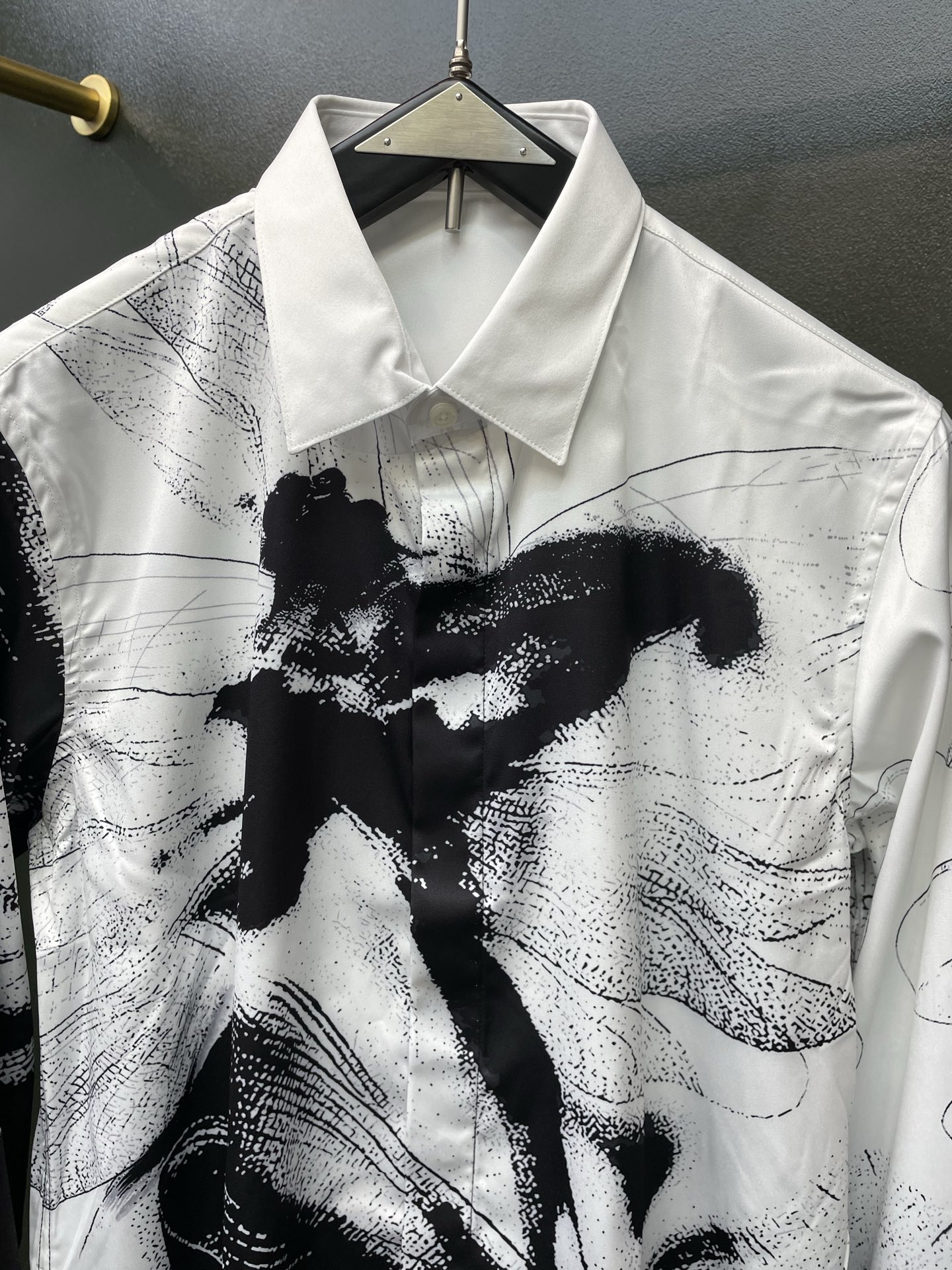 McQueen麦昆💥砸锅卖铁都要上的新款新款男士休闲衬衫 高端定制 高端版本 时尚百搭爆款⚠️⚠️✨✨进口面料 手感超柔