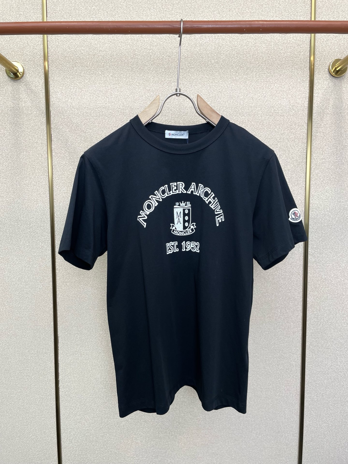 Moncler蒙口💥砸锅卖铁都要上的新款新款原单男士休闲短袖 高端定制 高端版本 时尚百搭爆款⚠️⚠️✨✨进口面料 手感