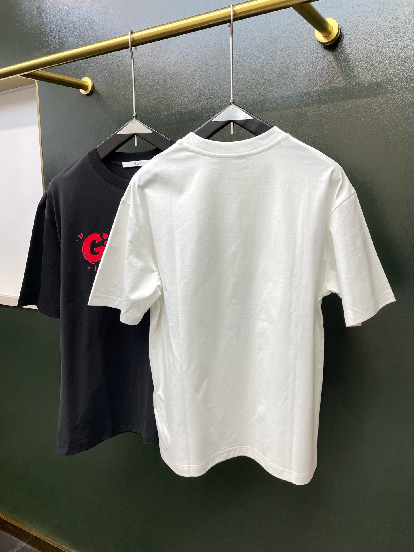 Givenchy纪梵希💥砸锅卖铁都要上的新款新款原单男士休闲短袖 高端定制 高端版本 时尚百搭爆款⚠️⚠️✨✨进口面料 