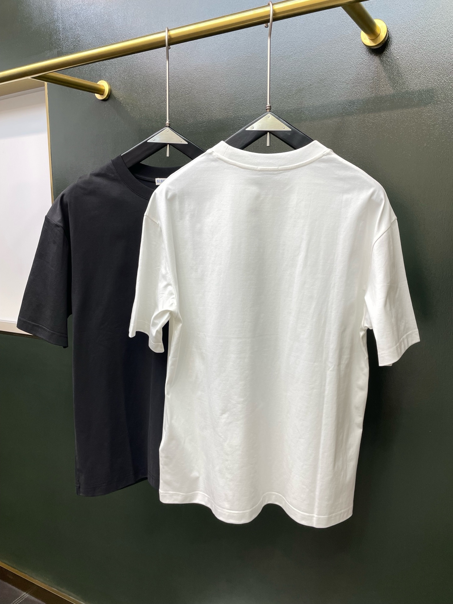 Burberry巴宝莉💥砸锅卖铁都要上的新款新款原单男士休闲短袖 高端定制 高端版本 时尚百搭爆款⚠️⚠️✨✨进口面料 
