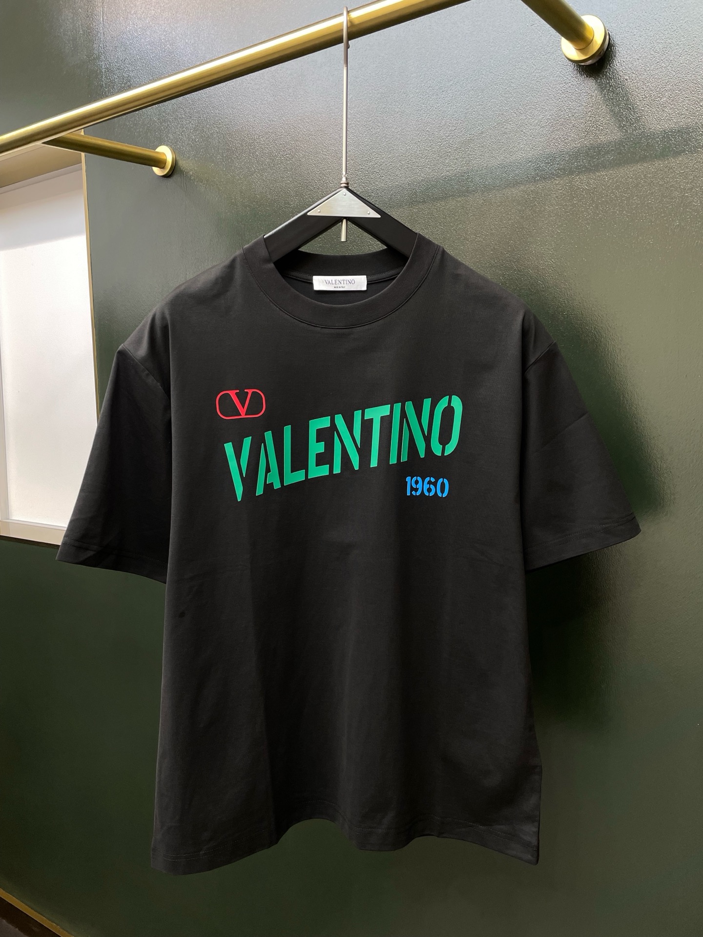 Valentino华伦天奴💥砸锅卖铁都要上的新款新款原单男士休闲短袖 高端定制 高端版本 时尚百搭爆款⚠️⚠️✨✨进口面