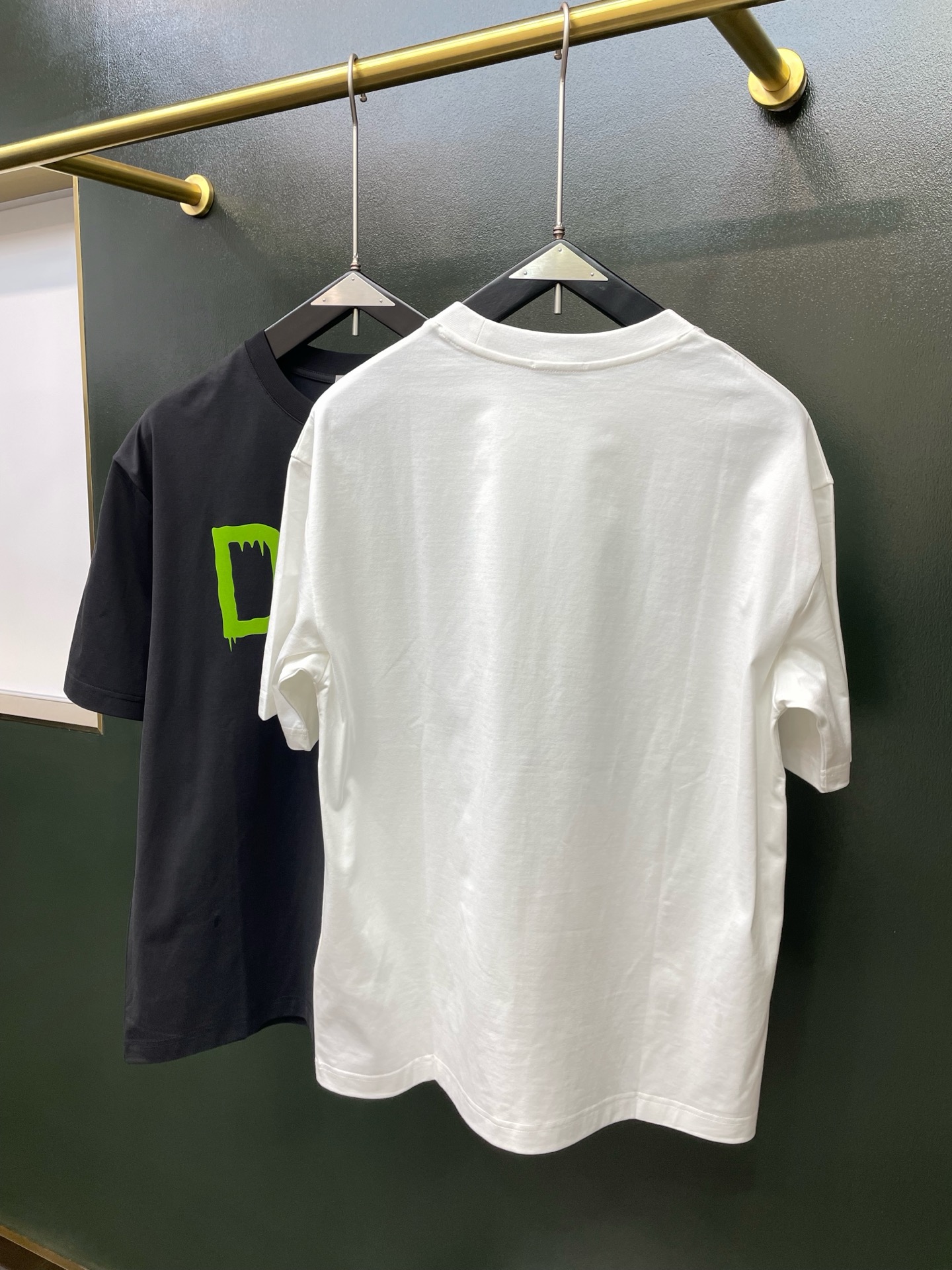 Dior迪奥💥砸锅卖铁都要上的新款新款原单男士休闲短袖 高端定制 高端版本 时尚百搭爆款⚠️⚠️✨✨进口面料 手感超柔软