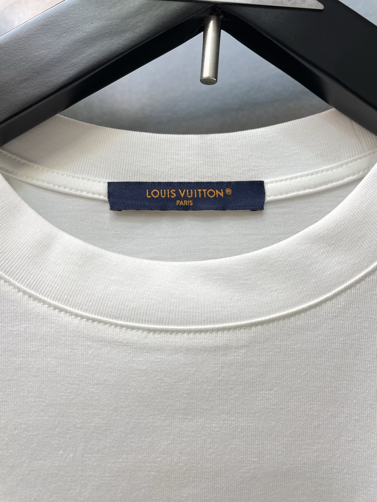 Louis Vuitton路易威登💥砸锅卖铁都要上的新款新款原单男士休闲短袖 高端定制 高端版本 时尚百搭爆款⚠️⚠️✨