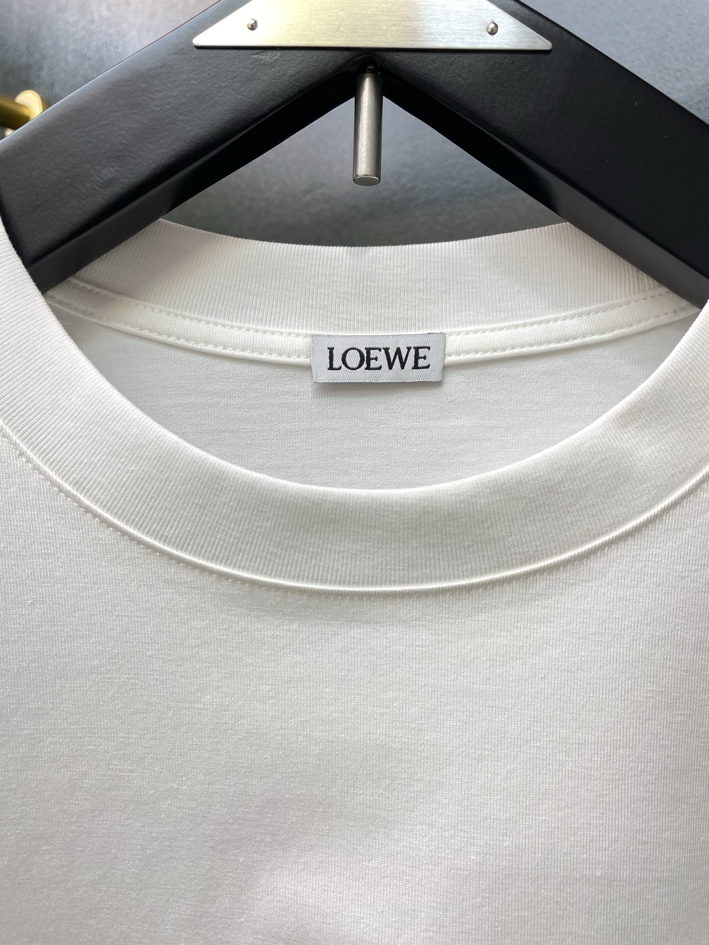 LOEWE罗意威💥砸锅卖铁都要上的新款新款原单男士休闲短袖 高端定制 高端版本 时尚百搭爆款⚠️⚠️✨✨进口面料 手感超