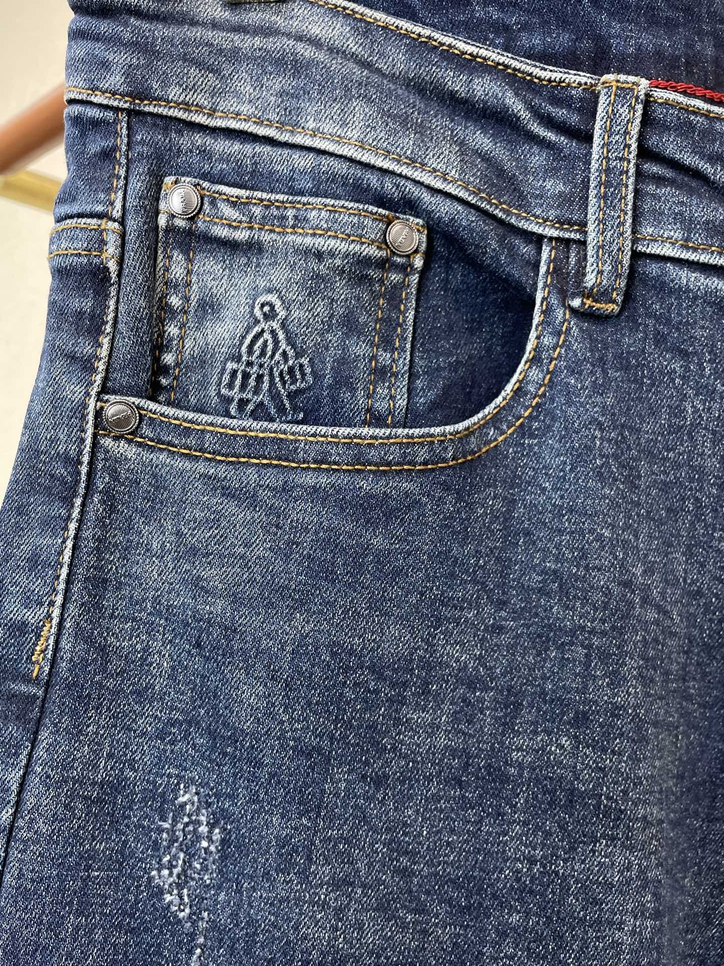 Prada普拉达💥砸锅卖铁都要上的新款新款休闲牛仔裤👖高端版本！专柜定制面料 透气舒适度高，细节无可挑剔，品牌元素设计理