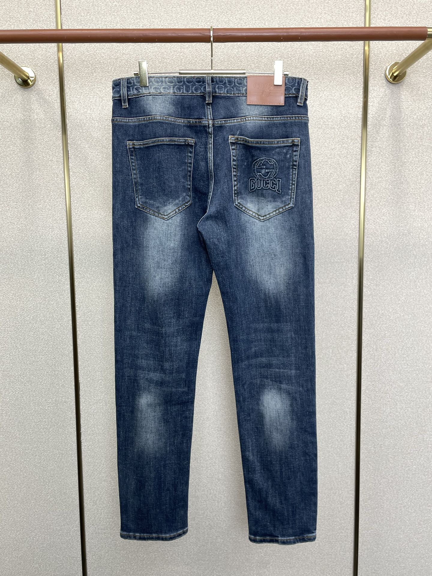 Gucci古驰💥砸锅卖铁都要上的新款新款休闲牛仔裤👖高端版本！专柜定制面料 透气舒适度高，细节无可挑剔，品牌元素设计理念