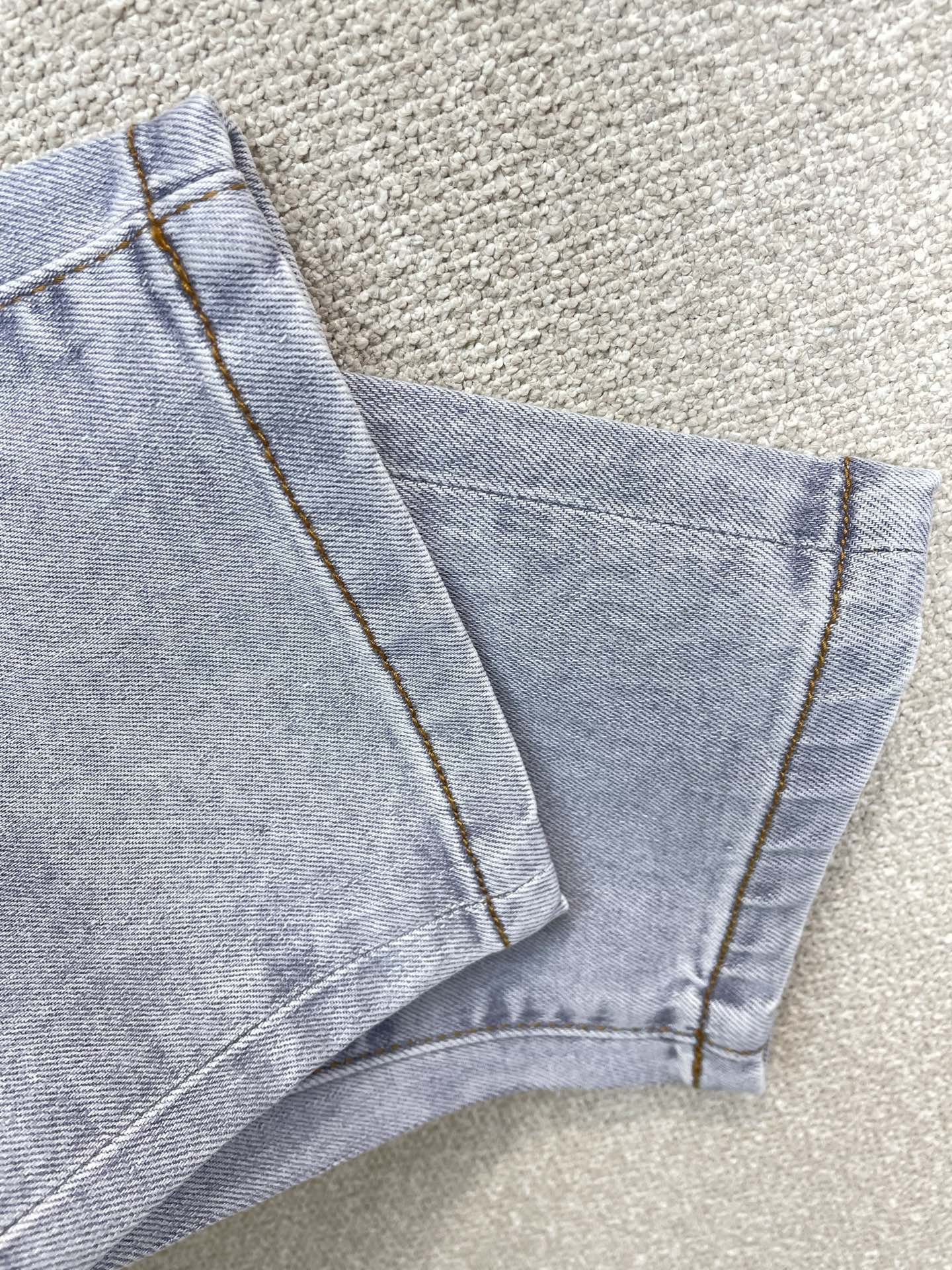 Louis Vuitton路易威登💥砸锅卖铁都要上的新款新款休闲牛仔裤👖高端版本！专柜定制面料 透气舒适度高，细节无可挑
