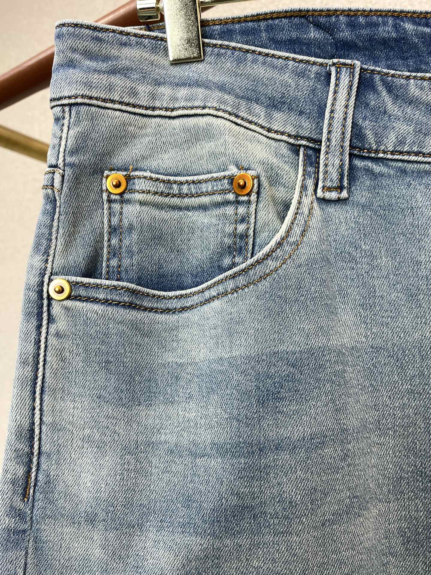 Louis Vuitton路易威登💥砸锅卖铁都要上的新款新款休闲牛仔裤👖高端版本！专柜定制面料 透气舒适度高，细节无可挑