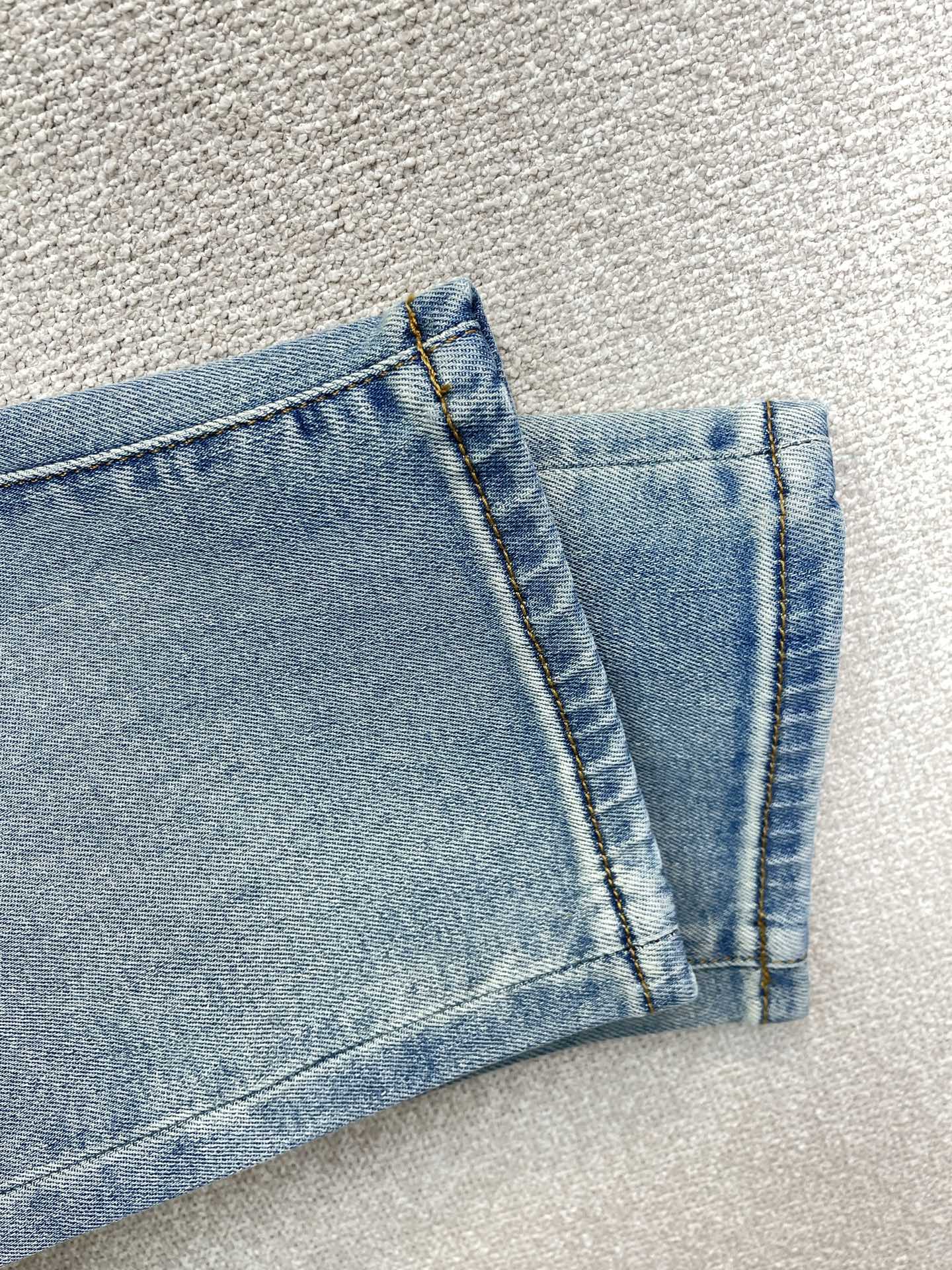 Louis Vuitton路易威登💥砸锅卖铁都要上的新款新款休闲牛仔裤👖高端版本！专柜定制面料 透气舒适度高，细节无可挑