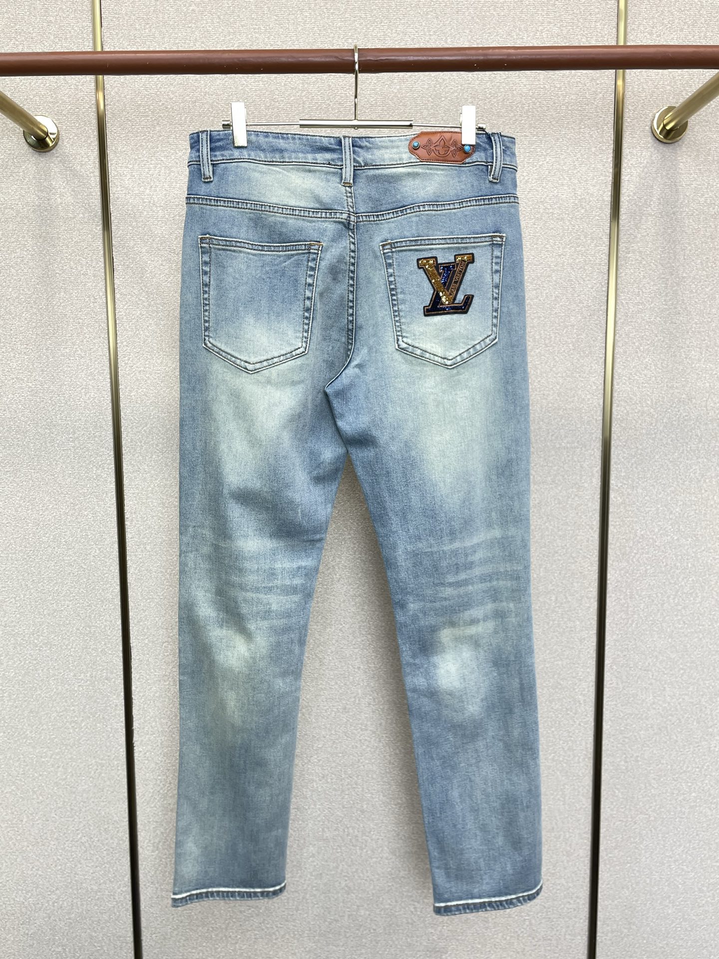 Louis Vuitton路易威登💥砸锅卖铁都要上的新款新款休闲牛仔裤👖高端版本！专柜定制面料 透气舒适度高，细节无可挑