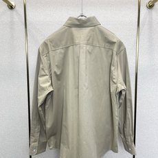 LOEWE罗意威💥砸锅卖铁都要上的新款最新时尚衬衫 经典设计与颜值爆棚的外套 品质更是无法挑剔品控可以直接入手,不容过错 LOEWE罗意威💥砸锅卖铁都要上的新款最新时尚衬衫 经典设计与颜值爆棚的外套 品质更是无法挑剔品控可以直接入手,不容过错
