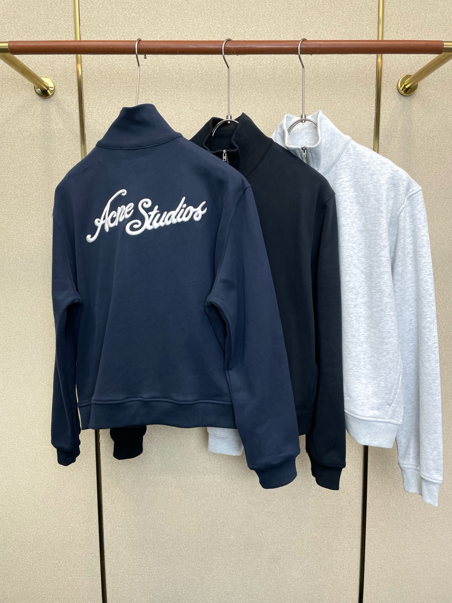 Acne Studios💥砸锅卖铁都要上的新款最新时尚立领外套 经典设计与颜值爆棚的外套 品质更是无法挑剔品控可以直接入 Acne Studios💥砸锅卖铁都要上的新款最新时尚立领外套 经典设计与颜值爆棚的外套 品质更是无法挑剔品控可以直接入
