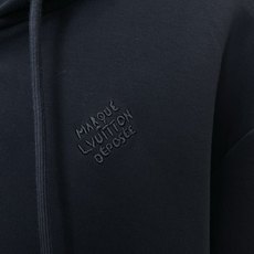 Louis Vuitton路易威登💥砸锅卖铁都要上的新款最新时尚外套 经典设计感与颜值爆棚的外套,品质更是无法挑剔品控可 Louis Vuitton路易威登💥砸锅卖铁都要上的新款最新时尚外套 经典设计感与颜值爆棚的外套,品质更是无法挑剔品控可