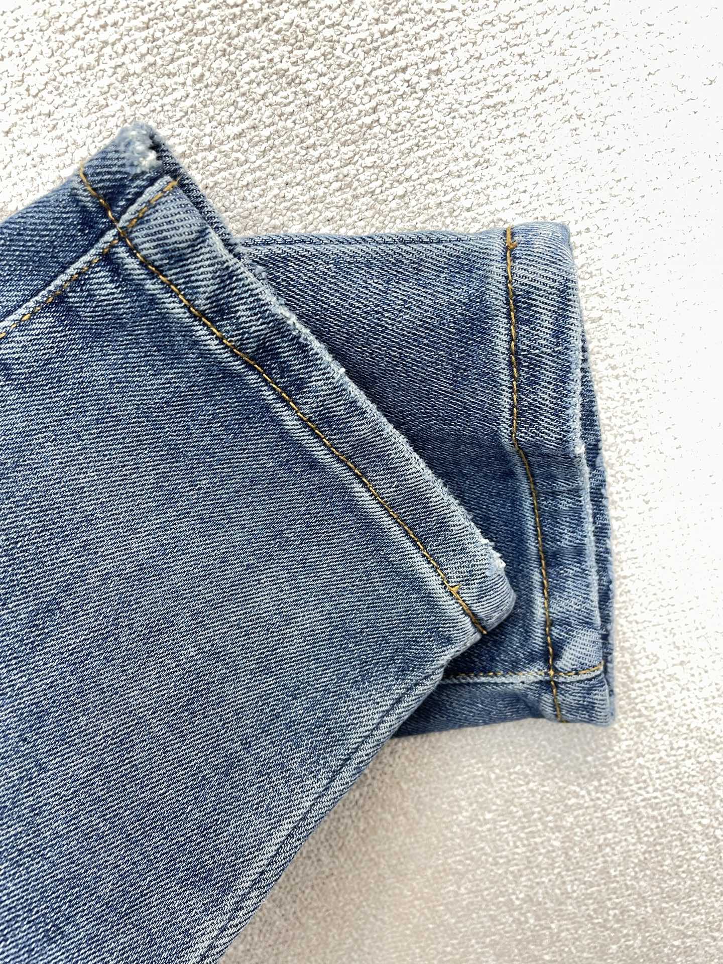 Louis Vuitton路易威登💥砸锅卖铁都要上的新款新款休闲牛仔裤👖高端版本！专柜定制面料 透气舒适度高，细节无可挑