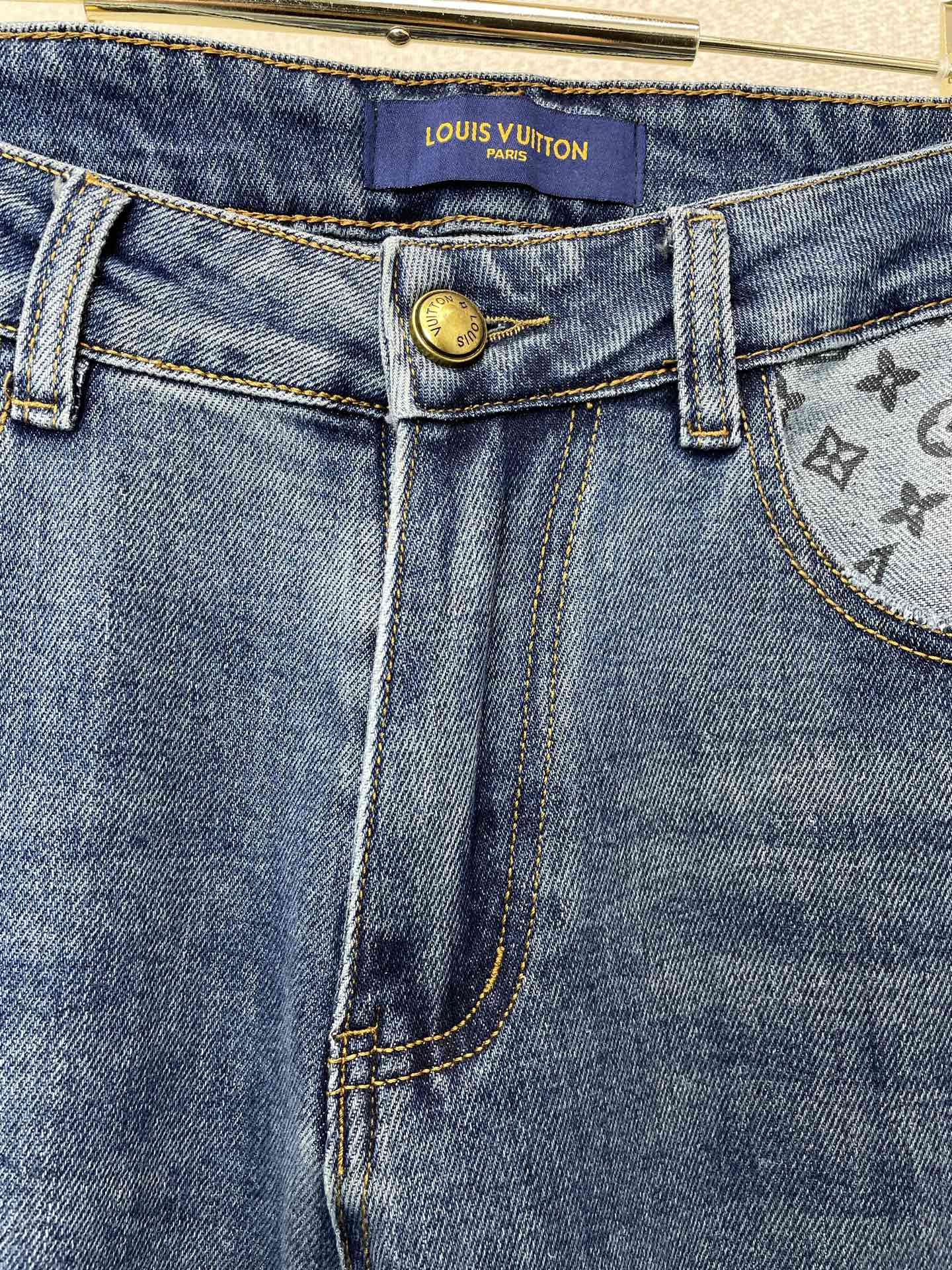 Louis Vuitton路易威登💥砸锅卖铁都要上的新款新款休闲牛仔裤👖高端版本！专柜定制面料 透气舒适度高，细节无可挑