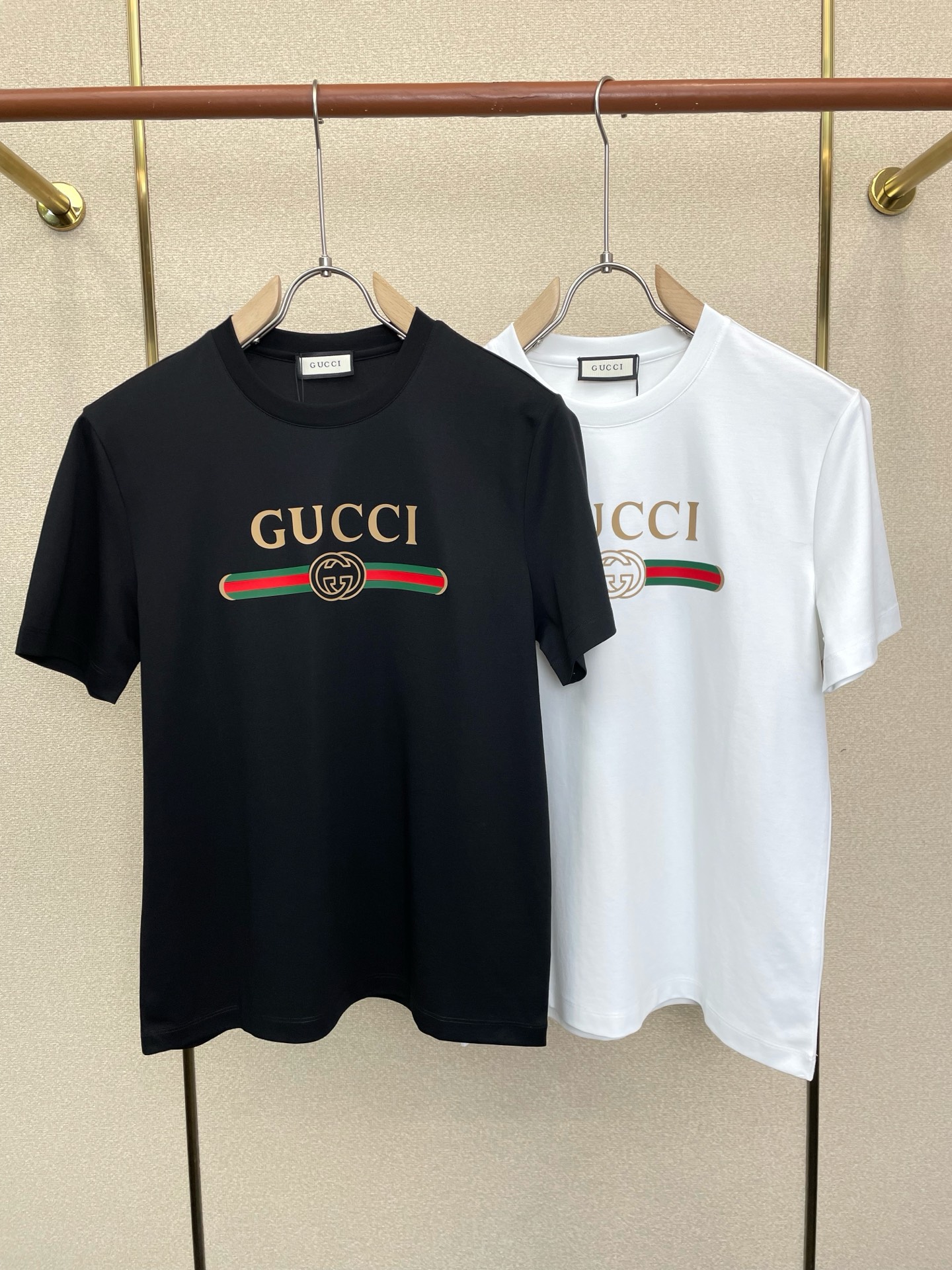 Gucci古驰💥砸锅卖铁都要上的新款新款原单男士休闲短袖 高端定制 高端版本 时尚百搭爆款⚠️⚠️✨✨进口面料 手感超柔