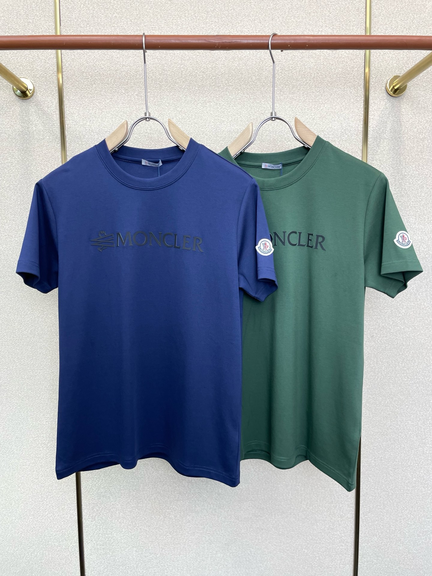 Moncler蒙口💥砸锅卖铁都要上的新款新款原单男士休闲短袖 高端定制 高端版本 时尚百搭爆款⚠️⚠️✨✨进口面料 手感