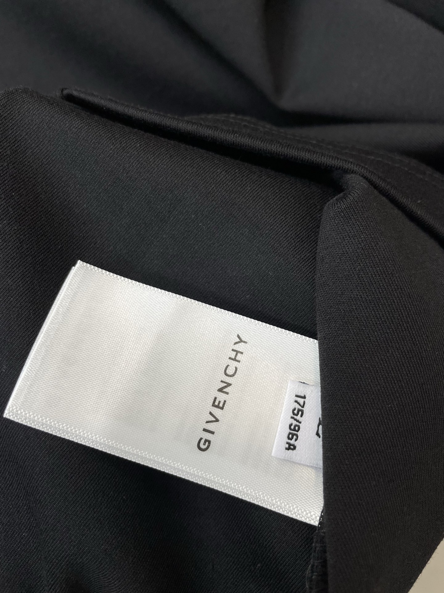 Givenchy纪梵希💥砸锅卖铁都要上的新款新款原单男士休闲短袖 高端定制 高端版本 时尚百搭爆款⚠️⚠️✨✨进口面料 