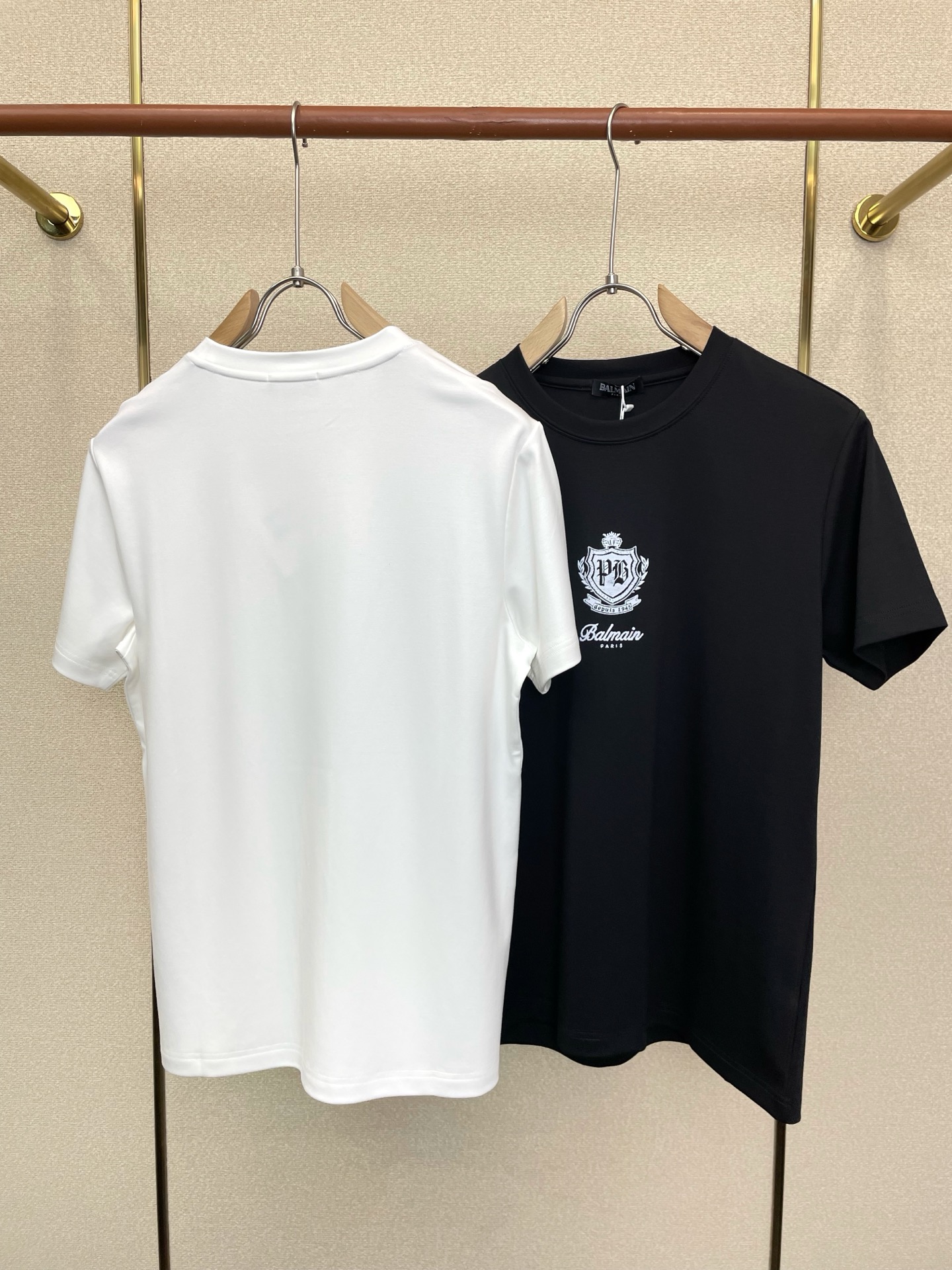BALMAIN巴尔曼💥砸锅卖铁都要上的新款新款原单男士休闲短袖 高端定制 高端版本 时尚百搭爆款⚠️⚠️✨✨进口面料 手