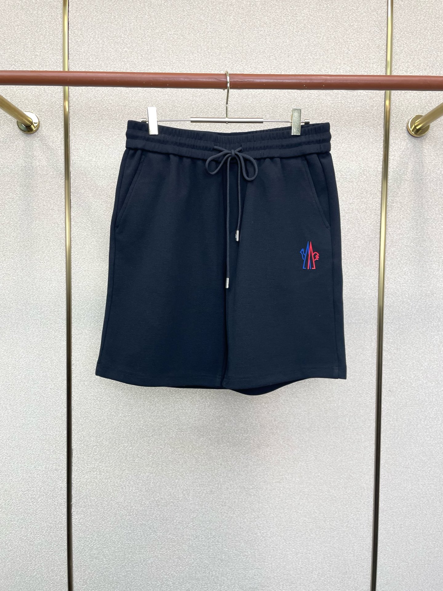 Moncler蒙口💥砸锅卖铁都要上的新款新款原单男士休闲短裤🩳高端定制 高端版本 时尚百搭爆款⚠️⚠️✨✨进口面料 手感