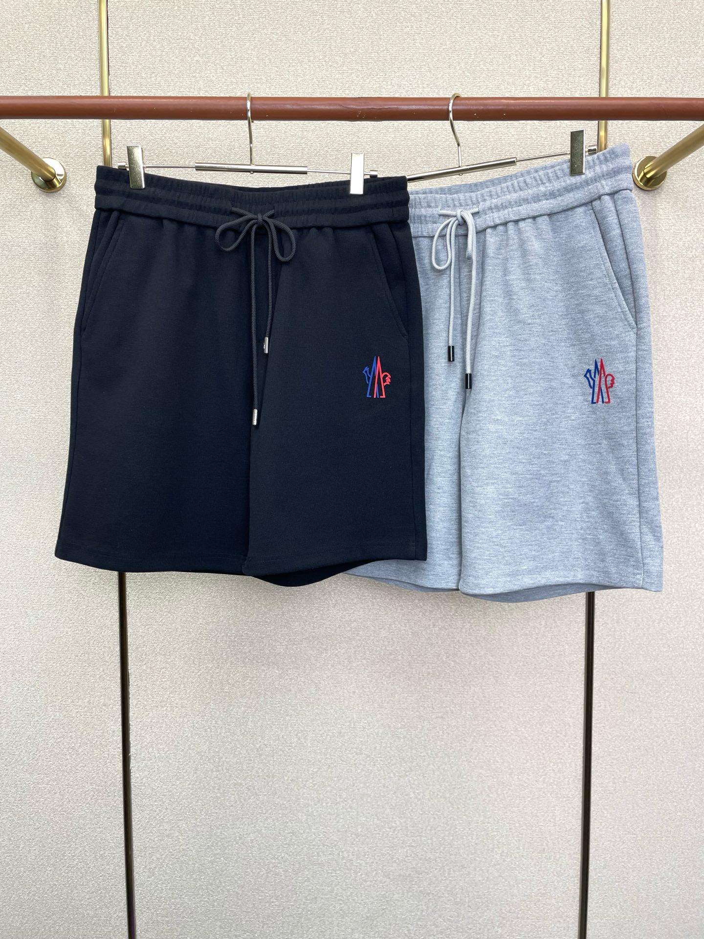 Moncler蒙口💥砸锅卖铁都要上的新款新款原单男士休闲短裤🩳高端定制 高端版本 时尚百搭爆款⚠️⚠️✨✨进口面料 手感