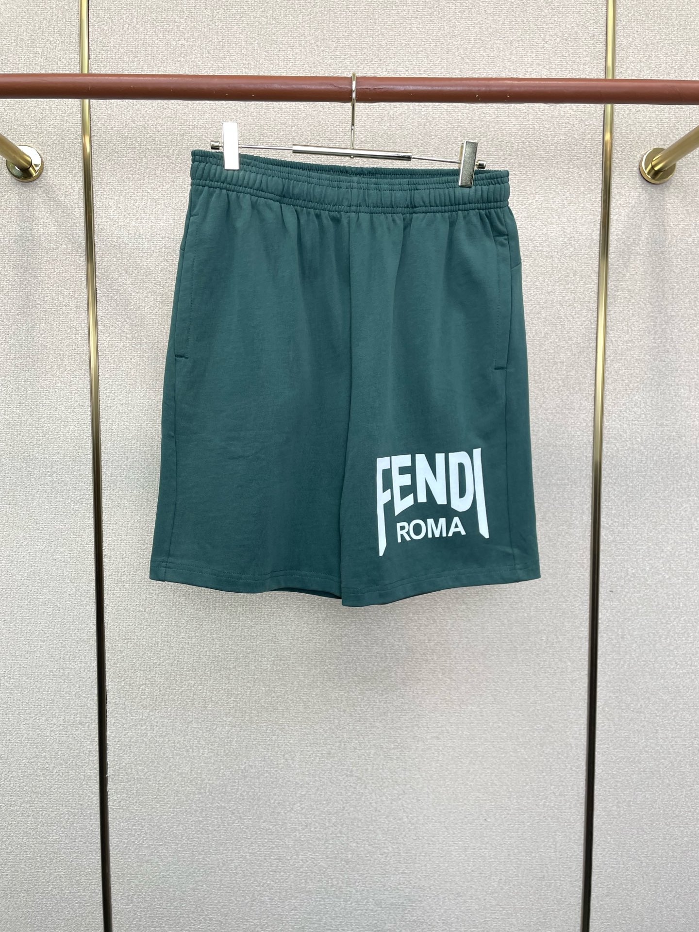 FENDI芬迪💥砸锅卖铁都要上的新款新款原单男士休闲短裤🩳高端定制 高端版本 时尚百搭爆款⚠️⚠️✨✨进口面料 手感超柔