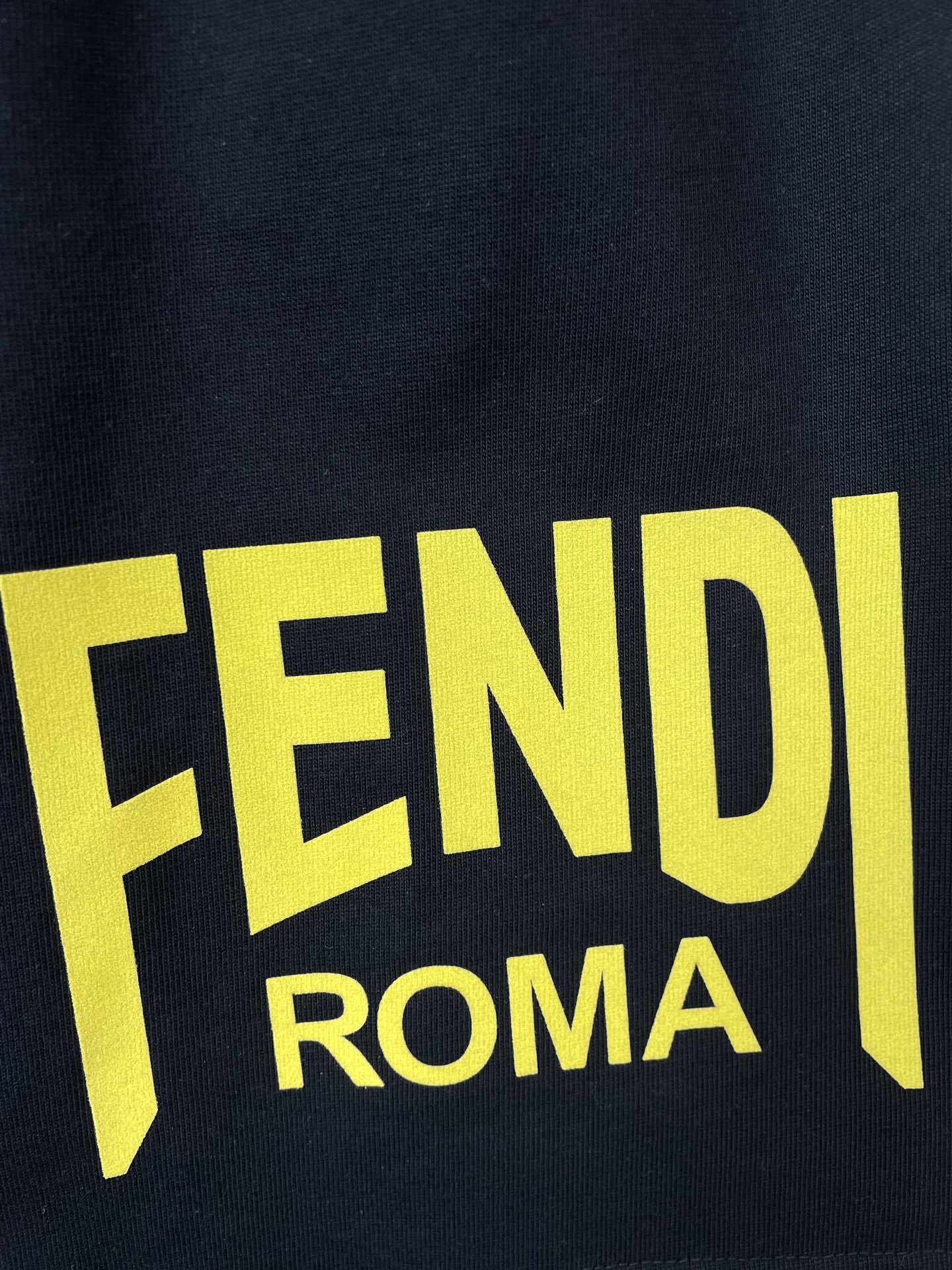 FENDI芬迪💥砸锅卖铁都要上的新款新款原单男士休闲短裤🩳高端定制 高端版本 时尚百搭爆款⚠️⚠️✨✨进口面料 手感超柔