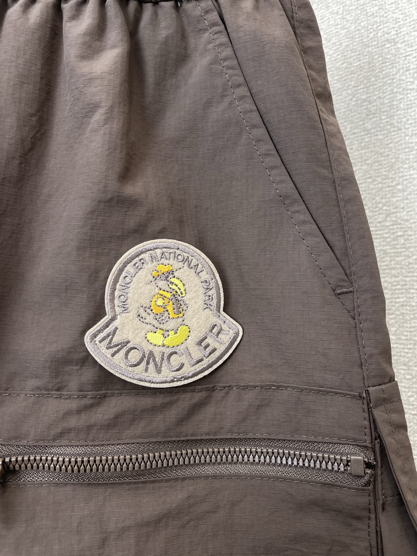 Moncler蒙口💥砸锅卖铁都要上的新款新款原单男士休闲短裤🩳高端定制 高端版本 时尚百搭爆款⚠️⚠️✨✨进口面料 手感