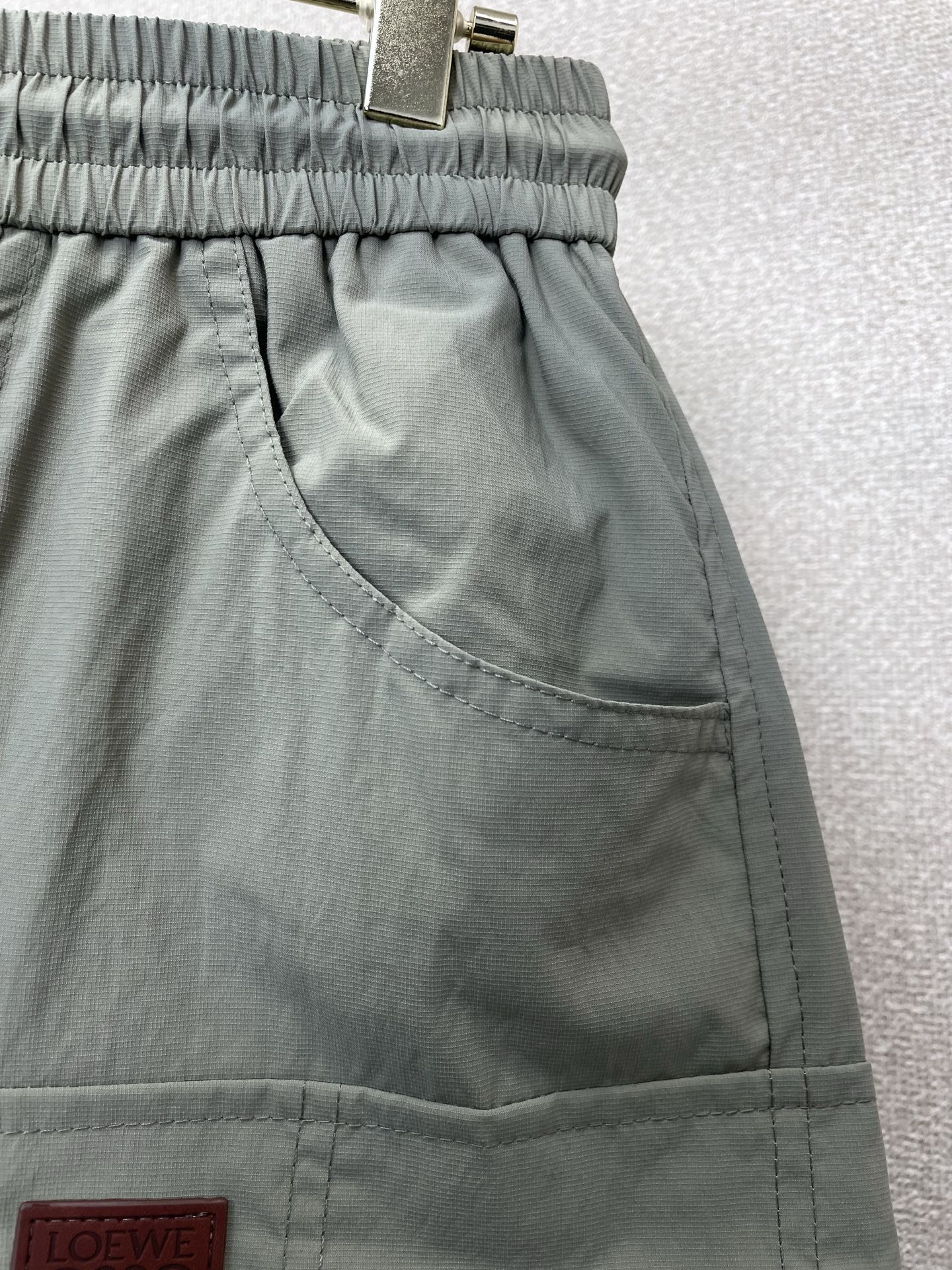 LOEWE罗意威💥砸锅卖铁都要上的新款新款原单男士休闲短裤🩳高端定制 高端版本 时尚百搭爆款⚠️⚠️✨✨进口面料 手感超