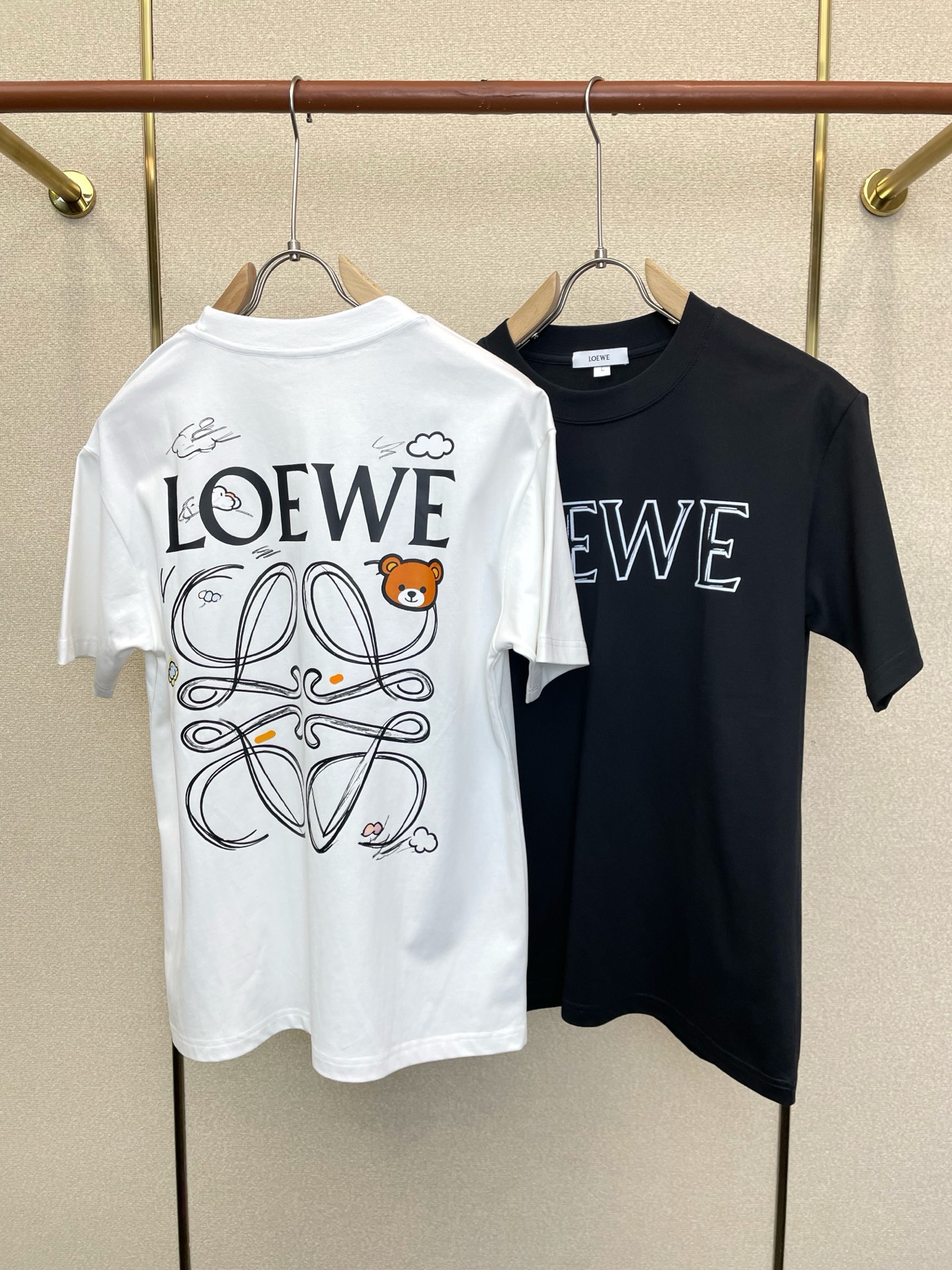 LOEWE罗意威💥砸锅卖铁都要上的新款新款原单男士休闲短袖 高端定制 高端版本 时尚百搭爆款⚠️⚠️✨✨进口面料 手感超