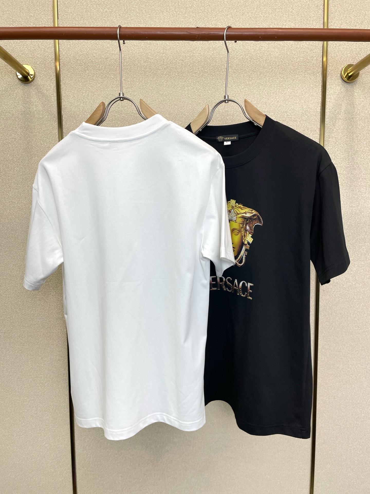 Versace范思哲💥砸锅卖铁都要上的新款新款原单男士休闲短袖 高端定制 高端版本 时尚百搭爆款⚠️⚠️✨✨进口面料 手
