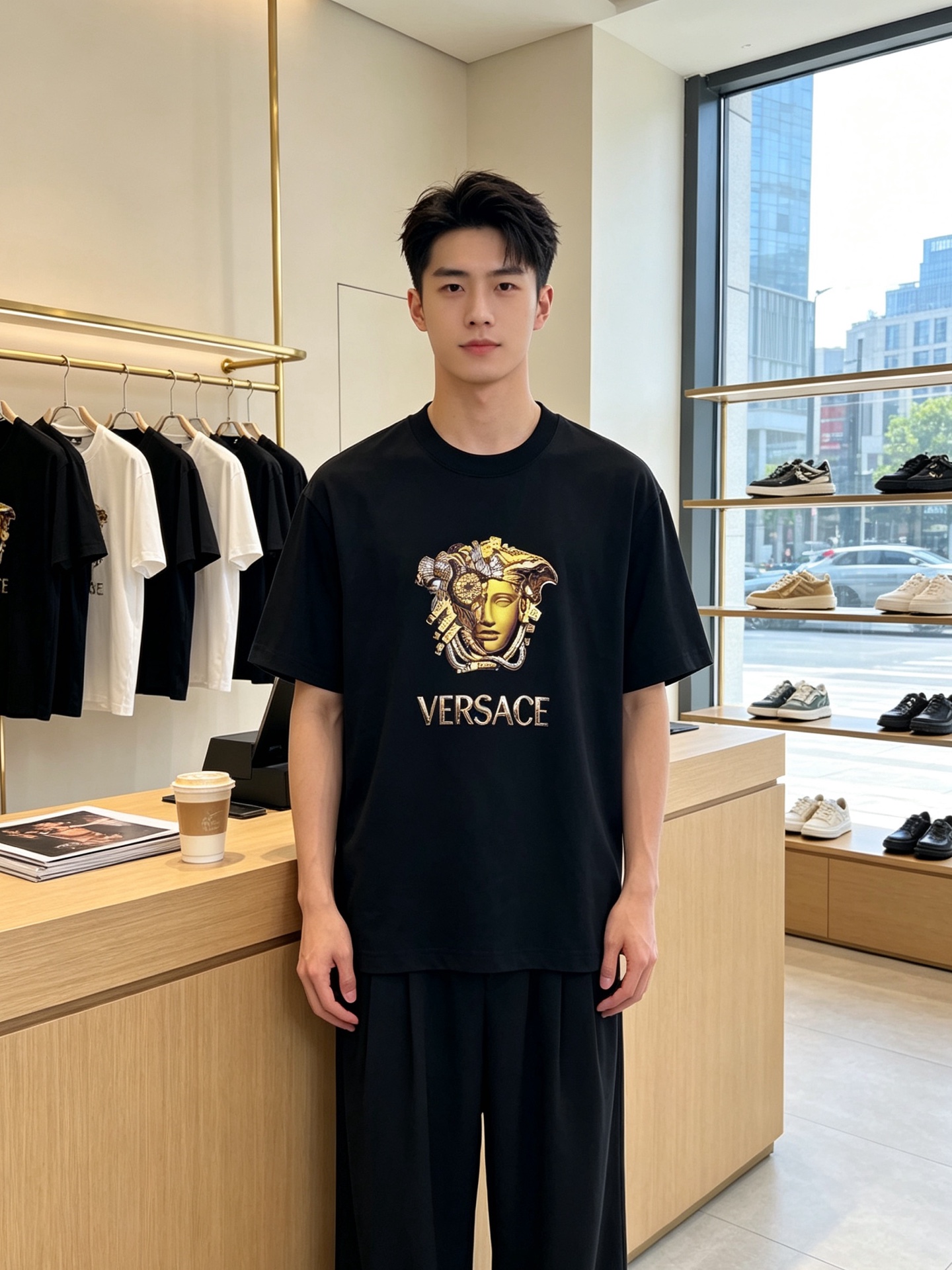 Versace范思哲💥砸锅卖铁都要上的新款新款原单男士休闲短袖 高端定制 高端版本 时尚百搭爆款⚠️⚠️✨✨进口面料 手