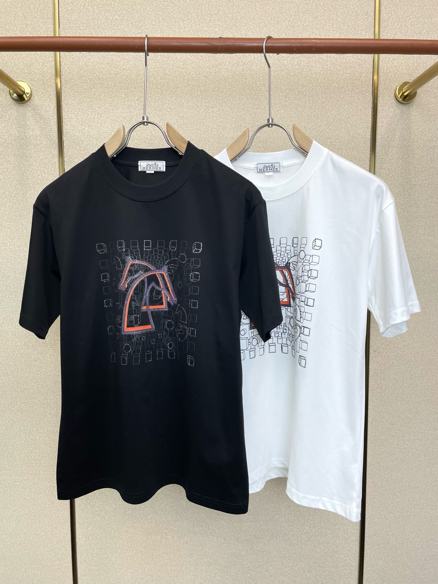 Hermès爱马仕💥独家专供新款原单男士休闲短袖 高端定制 高端版本 时尚百搭爆款⚠️⚠️✨✨进口面料 手感超柔软细腻 