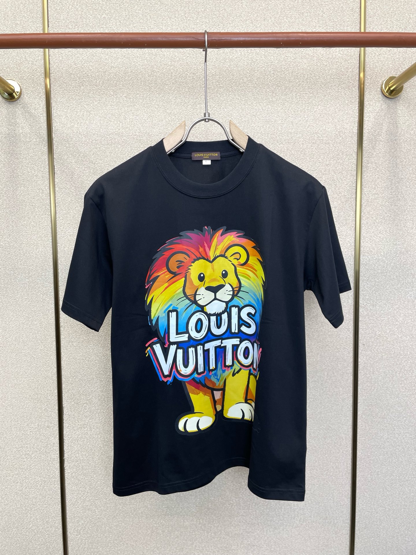 Louis Vuitton路易威登💥砸锅卖铁都要上的新款新款原单男士休闲短袖 高端定制 高端版本 时尚百搭爆款⚠️⚠️✨